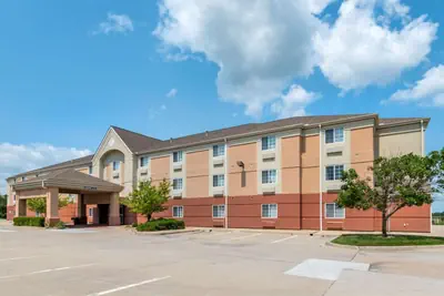 Photo 4 - MainStay Suites Emporia