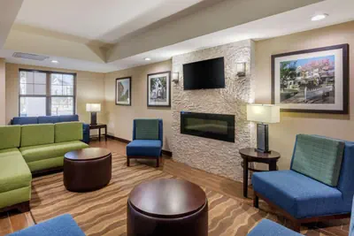 Photo 4 - Comfort Suites Hanes Mall