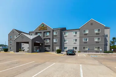 Photo 2 - Quality Inn & Suites Keokuk North