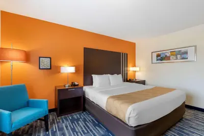 Photo 4 - Quality Inn & Suites Keokuk North