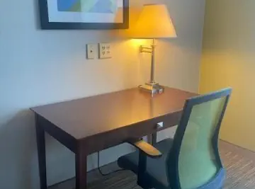 Photo 4 - Holiday Inn Express Hotel & Suites Hinesville by IHG