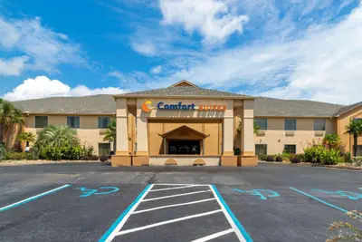 Photo 2 - Comfort Suites Milledgeville