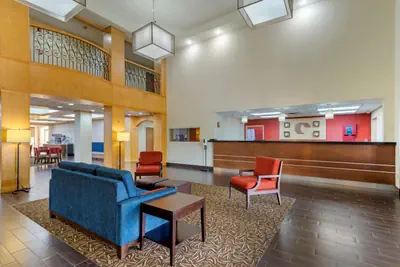 Photo 5 - Comfort Suites Milledgeville