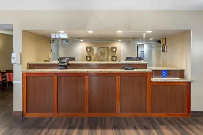 Photo 3 - Comfort Inn Edison - New Brunswick