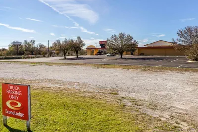 Photo 3 - Econo Lodge Gaffney