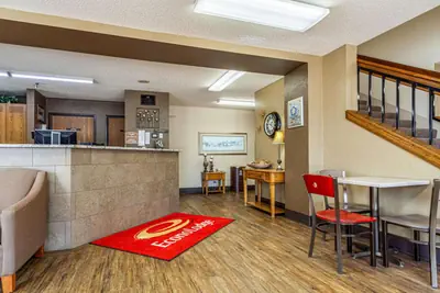 Photo 2 - Econo Lodge Sioux Center