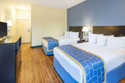 Photo 4 - Days Inn by Wyndham Macon I-75 North