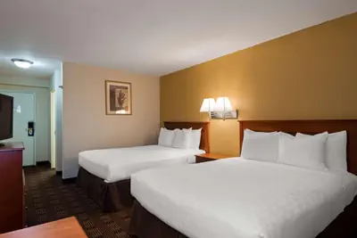 Photo 3 - SureStay Hotel by Best Western East Brunswick