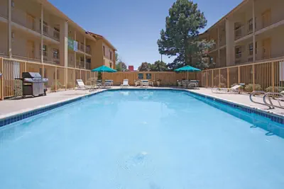 Photo 2 - Travelodge by Wyndham Golden-Denver