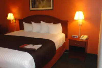 Photo 3 - AmericInn by Wyndham Ottumwa
