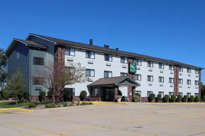 Photo 5 - Quality Inn & Suites Bloomington I-55 and I-74