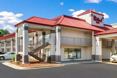 Photo 2 - Red Roof Inn Fayetteville I-95
