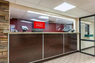 Photo 5 - Red Roof Inn Fayetteville I-95