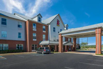 Photo 2 - Red Roof Inn PLUS & Suites Birmingham - Bessemer