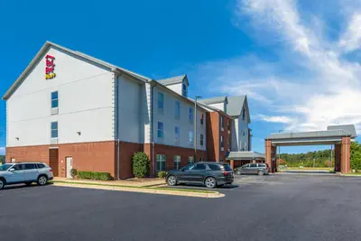 Photo 5 - Red Roof Inn PLUS & Suites Birmingham - Bessemer