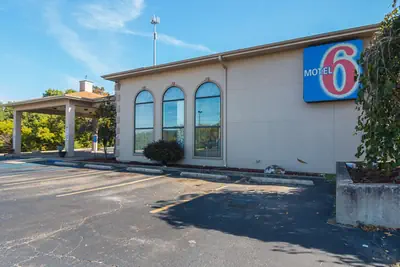 Photo 4 - Motel 6-Hannibal, MO