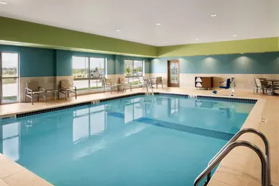 Photo 2 - Holiday Inn Express & Suites - West Des Moines - Jordan Creek by IHG