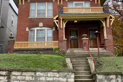 Photo 2 - The Edmond an 1887 Arts & Crafts gem