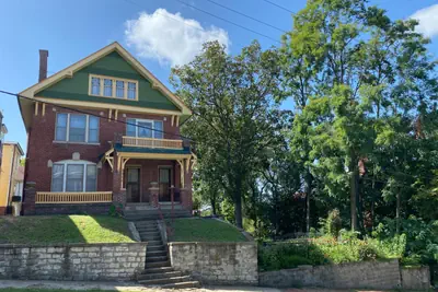 Photo 3 - The Edmond an 1887 Arts & Crafts gem
