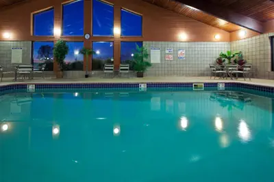 Photo 2 - Spark by Hilton Cedar Falls