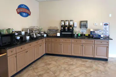 Photo 2 - Baymont by Wyndham Latham Albany Airport