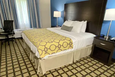 Photo 5 - Baymont by Wyndham Latham Albany Airport