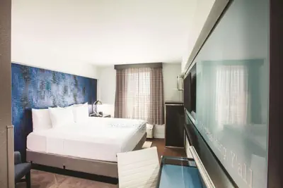 Photo 2 - Holiday Inn Express - Dallas Downtown by IHG