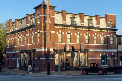 Photo 5 - Hermann Crown Suites