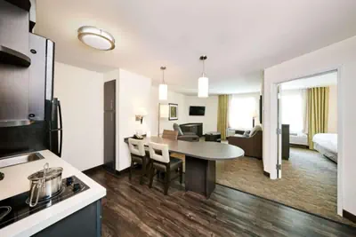 Photo 2 - Sonesta Simply Suites Philadelphia Mount Laurel