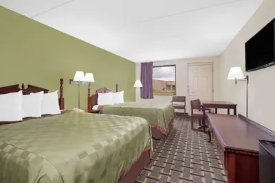 Photo 5 - Days Inn by Wyndham Eufaula AL