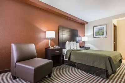 Photo 3 - Quality Inn Mount Vernon, IL