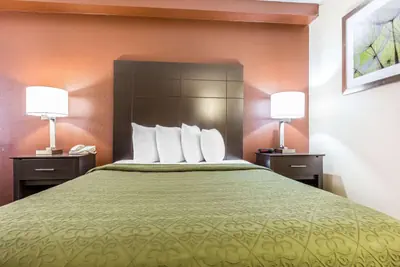 Photo 5 - Quality Inn Mount Vernon, IL