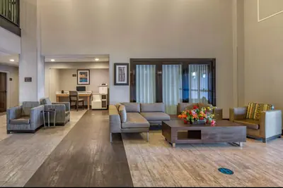 Photo 4 - Comfort Suites Alpharetta-Roswell - Atlanta Area