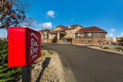 Photo 3 - Red Roof Inn & Suites Omaha - Council Bluffs