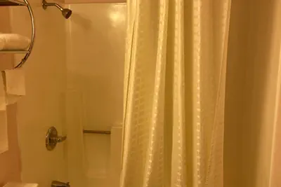 Photo 3 - Executive Inn