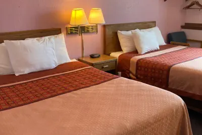 Photo 5 - Executive Inn
