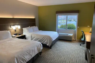 Photo 2 - Holiday Inn Express Hotel & Suites Binghamton University-Vestal by IHG