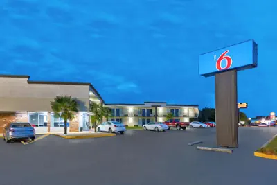 Photo 4 - Motel 6 McDonough, GA