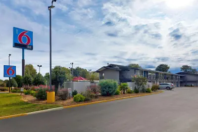 Photo 4 - Motel 6-Columbus, GA