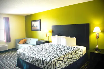 Photo 5 - Days Inn by Wyndham Park City Kansas