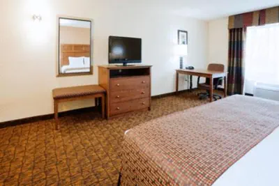 Photo 4 - Holiday Inn Express Hotel & Suites Mount Airy by IHG