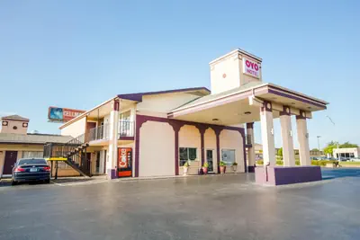 Photo 2 - OYO Hotel Texarkana North Heights AR Hwy I-30