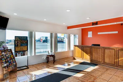 Photo 4 - Travelodge By Wyndham Dodge City KS