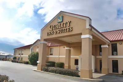 Photo 3 - Quality Inn & Suites Pine Bluff