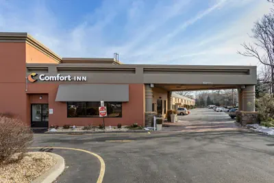 Photo 2 - Comfort Inn Paramus - Hackensack