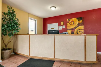 Photo 3 - Econo Lodge Jonesboro