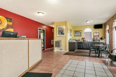 Photo 4 - Econo Lodge Jonesboro