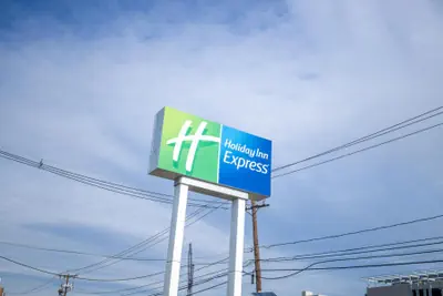 Photo 3 - Holiday Inn Express - Newark Airport - Elizabeth by IHG