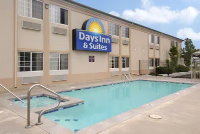 Photo 4 - Days Inn & Suites by Wyndham Wichita