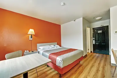 Photo 4 - Motel 6-Glenview, IL - Chicago North